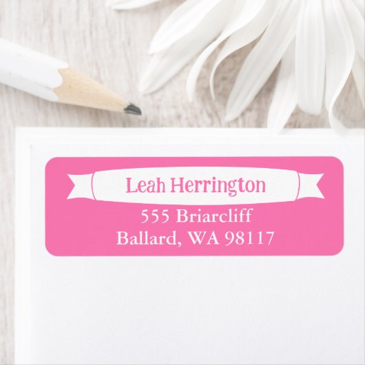 Étiquette Pink Address Label with Decorative Banner (En situation)