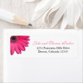 Étiquette Pink Gerbera Daisy Mariage Simple Adresse de retou (En situation)