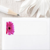 Étiquette Pink Gerbera Daisy Wedding Blank Address Labels (En situation)