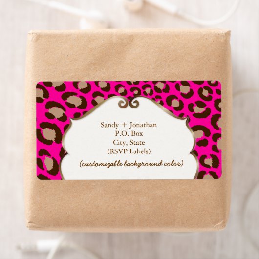 Étiquette PixDezines Felina, empreinte de léopard rose chaud (En situation)