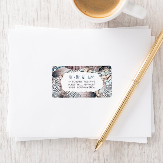 Étiquette Plumes tribales modernes Mariage bohème (En situation)