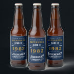 Étiquette Pour Bouteilles De Bière 40th Birthday 1982 Ajouter Nom Vintage Blue Gold<br><div class="desc">Un design étiquette classique personnalisé pour cette fête d'anniversaire. Plus de cadeaux et de fournitures de fête pour cette fête disponibles avec le design "légendaire" dans le magasin.</div>