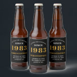 Étiquette Pour Bouteilles De Bière 40th Birthday Born 1983 Ajouter Nom Black Gold<br><div class="desc">Anniversaire personnalisé ajoutez votre nom et étiquette de bière année. Modifiez le nom et l'année avec le modèle fourni. Un merveilleux accessoire de fête d'anniversaire personnalisé. Plus de cadeaux et de fournitures de fête disponibles avec le design "normes de fixation" dans le magasin.</div>