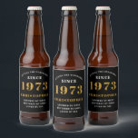 Étiquette Pour Bouteilles De Bière 50th Birthday Born 1973 Ajouter Nom Black Gold<br><div class="desc">Anniversaire personnalisé ajoutez votre nom et étiquette de bière année. Modifiez le nom et l'année avec le modèle fourni. Un merveilleux accessoire de fête d'anniversaire personnalisé. Plus de cadeaux et de fournitures de fête disponibles avec le design "normes de fixation" dans le magasin.</div>