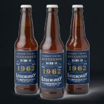 Étiquette Pour Bouteilles De Bière 60th Birthday 1962 Ajouter Nom Vintage Blue Gold<br><div class="desc">Un design étiquette classique personnalisé pour cette fête d'anniversaire. Plus de cadeaux et de fournitures de fête pour cette fête disponibles avec le design "légendaire" dans le magasin.</div>