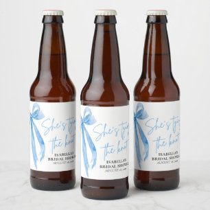 Étiquette Pour Bouteilles De Bière Dusty Blue Bow She's Tying the Knot Fête des marié