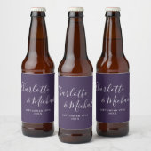 Étiquette Pour Bouteilles De Bière Élégant script signature Mariage violet (Bouteilles)