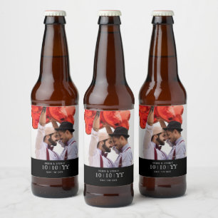 Étiquette Pour Bouteilles De Bière Insigne photo   Enregistrer La Date   Étiquette de
