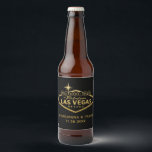 Étiquette Pour Bouteilles De Bière Las Vegas Mariage personnalisé Faveur<br><div class="desc">Étiquettes personnalisés de bouteille de bière pour un cadeau de mariage ou de fête de la mariée à Las Vegas avec un "mariage dans fabuleux signe de Las Vegas" en faux or avec un arrière - plan de couleur noir modifiable avec les noms du couple et la personnalisation de la...</div>