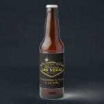 Étiquette Pour Bouteilles De Bière Las Vegas Mariage personnalisé Faveur<br><div class="desc">Étiquettes personnalisés de bouteille de bière pour un cadeau de mariage ou de fête de la mariée à Las Vegas avec un "mariage dans fabuleux signe de Las Vegas" en faux or avec un arrière - plan de couleur noir modifiable avec les noms du couple et la personnalisation de la...</div>