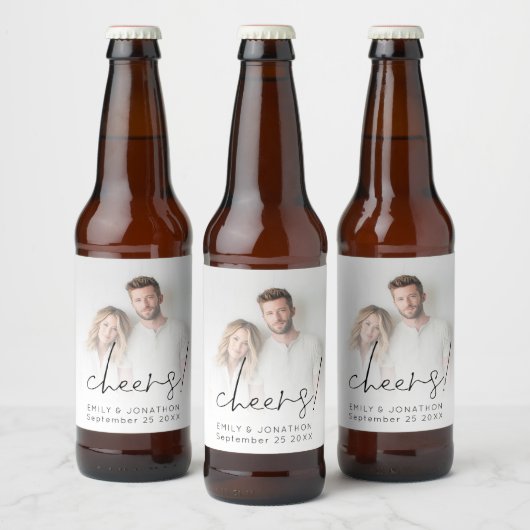 Étiquette Pour Bouteilles De Bière Minimalist Newlywed Photo Overlay Cheers Wedding  (Bouteilles)