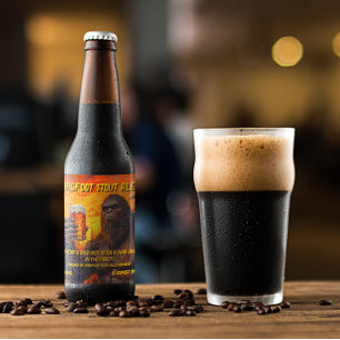 Étiquette Pour Bouteilles De Bière Personnaliser Bigfoot Buvant Une Bière Au Coucher