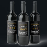 Étiquette Pour Bouteilles De Vin 30th Birthday 1992 Ajouter le nom Vintage Black Go<br><div class="desc">Un design étiquette de bouteille de vin classique personnalisé pour cette fête d'anniversaire. Plus de cadeaux et de fournitures de fête disponibles avec le design "légendaire" dans le magasin.</div>