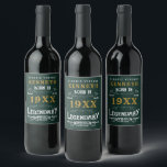 Étiquette Pour Bouteilles De Vin 40th Birthday Vintage Green Gold Ajouter un nom An<br><div class="desc">Pour ceux qui fêtent leur 40e anniversaire, nous avons le étiquette de vin idéal fête d'anniversaire avec une sensation vintage. L'arrière - plan vert avec un design typographique vintage blanc et or est simple et élégant avec une touche rétro. Customisez facilement le texte de ce cadeau d'anniversaire en utilisant le...</div>