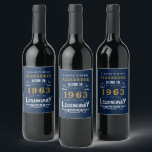 Étiquette Pour Bouteilles De Vin 60th Birthday 1963 Ajouter Nom Legendary Blue Gold<br><div class="desc">Anniversaire personnalisé ajoutez votre nom étiquettes bouteille de vin d'anniversaire. Modifiez le nom et l'année avec le modèle fourni. Une merveilleuse idée d'anniversaire bleue personnalisée. Plus de cadeaux et de fournitures de fête disponibles avec le design "légendaire" dans le magasin.</div>