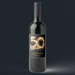 Étiquette Pour Bouteilles De Vin Black Gold 50 et toujours Fabulous 50th Birthday P<br><div class="desc">Un étiquette de vin élégant,  noir et or moderne 50e anniversaire vous pouvez personnaliser pour votre bain de fête de cinquantième anniversaire. Les couleurs de texte or et blanc peuvent être modifiées ainsi que la police et la taille de police à l'aide du menu d'édition.</div>
