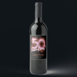 Étiquette Pour Bouteilles De Vin Black Pink 50 et toujours Fabulous 50th Birthday P<br><div class="desc">Un étiquette de vin élégant,  noir et rose pâle moderne 50e anniversaire vous pouvez personnaliser pour votre bain de fête de cinquantième anniversaire. Les couleurs de texte rose et tangerine peuvent être modifiées ainsi que la taille de police et de police à l'aide du menu d'édition.</div>