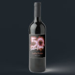 Étiquette Pour Bouteilles De Vin Black Pink 50 et toujours Fabulous 50th Birthday P<br><div class="desc">Un étiquette de vin élégant,  noir et rose pâle moderne 50e anniversaire vous pouvez personnaliser pour votre bain de fête de cinquantième anniversaire. Les couleurs de texte rose et tangerine peuvent être modifiées ainsi que la taille de police et de police à l'aide du menu d'édition.</div>
