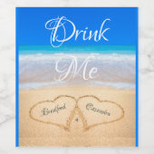 Étiquette Pour Bouteilles De Vin Buvez-moi Plage Coeurs de mariage dans le sable (Étiquettes simples)
