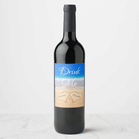 Étiquette Pour Bouteilles De Vin Buvez-moi Plage Coeurs de mariage dans le sable (Devant)
