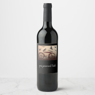 Étiquette Pour Bouteilles De Vin corbeaux se rassemblent à une bicyclette vintage r