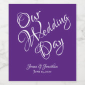 Étiquette Pour Bouteilles De Vin Élégant Mariage de script violet (Étiquettes simples)