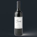 Étiquette Pour Bouteilles De Vin Élégant minimaliste B&W 50th Birthday Party Script<br><div class="desc">Faites une première impression étonnante avec nos élégants minimalistes 50th Birthday Script Wine Étiquettes. Parfaits pour accueillir les clients à l'arrivée sur la table, ces étiquettes présentent un design noir et blanc épuré avec un délicat motif triangle qui respire l'élégance moderne. La typographie audacieuse et élégante assure le nom du...</div>