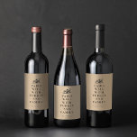 Étiquette Pour Bouteilles De Vin Funny Thanksgiving se combine bien avec la famille<br><div class="desc">Le cadeau parfait de l'hôtesse Thanksgiving ou le décor Thanksgiving - une bouteille de vin avec ce étiquette. Parce que vous savez avec quoi le vin se marie bien ? Famille. Et quelle meilleure façon de traiter avec la famille qu'un sens de l'humour (et du vin, bien sûr). Le étiquette...</div>