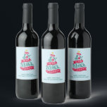 Étiquette Pour Bouteilles De Vin Joy to the World Christmas Citation Typographie<br><div class="desc">Étiquettes de bouteilles personnalisés avec une illustration ludique et fantastique. Design typographique en forme d'arbre de Noël avec quelques ornements de noël et une étoile au-dessus. A l'intérieur sont les mots : Joie au monde.</div>