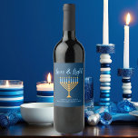 Étiquette Pour Bouteilles De Vin Love & Light Blue Gold Menorah Hanoukka Party<br><div class="desc">Cute custom Love and Light Hanoukka bouteille de vin étiquette pour une famille juive ou un parti Chanukah avec une synagogue. Personnalisez avec votre propre nom de famille ou informations de groupe en bleu sous la jolie menorah or à donner comme cadeaux.</div>