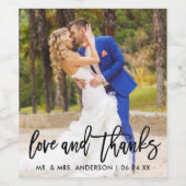 Étiquette Pour Bouteilles De Vin Mariage photo moderne Brush Script Love and Thanks (Étiquettes simples)