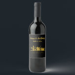 Étiquette Pour Bouteilles De Vin Mariage Silhouette Gold Las Vegas Strip<br><div class="desc">Ajoutez vos tables de réception de mariage à Las Vegas avec ce étiquette de bouteille de vin en silhouette de couleur dorée et design Vegas pour une touche spéciale.</div>