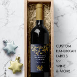Étiquette Pour Bouteilles De Vin Marine & Gold Flowers Menorah Marine Happy Hanoukk<br><div class="desc">Le design Hanoukka personnalisé du Nautical Boutique Co. présente un design floral bleu marine et or avec menorah doré et bouquet de fleurs assorti. Le message peut être personnalisé, et la couleur bleu marine de l'arrière - plan peut être facilement changée pour répondre à vos besoins — il suffit de...</div>