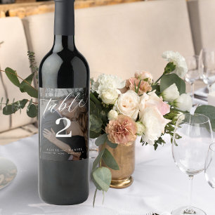 Étiquette Pour Bouteilles De Vin Numéro de table noir et blanc moderne