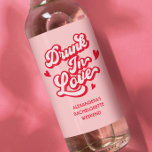 Étiquette Pour Bouteilles De Vin Rose et Rouge couché dans Love Bachelorette<br><div class="desc">Célébrez avec un Étiquette à vin personnalisé rose et rouge dans Love Bachelorette! Ce étiquette personnalisé ajoute du flair à votre fête de bachelorette vedette, idéale pour une soirée de bachelorette Vegas ou un thème de soirée de bachelorette rouge et rose. Idéal pour un ivrogne dans l’ambiance de bachelorette, c’est...</div>