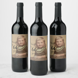 Étiquette Pour Bouteilles De Vin Salutations à 60 ans ! Script noir photo anniversa