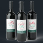 Étiquette Pour Bouteilles De Vin Tags cadeaux Holly Jolly Christmas<br><div class="desc">Cette collection de produits présente un design de typographie de vacances mignon qui dit "Ayez un Noël Holly Jolly" dans des couleurs de Noël festives et d'inspiration rétro. La police de caractères moderne ajoute une touche ludique et élégante, tandis que les couleurs rouge et vert évoquent la fête classique. Parfait...</div>