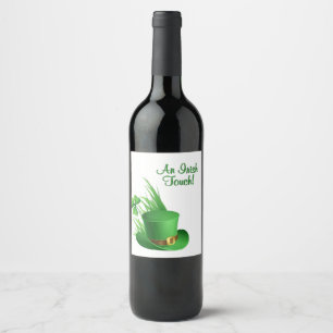 Étiquette Pour Bouteilles De Vin Un chapeau de lutin à touche irlandaise dans l'her