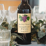 Étiquette Pour Bouteilles De Vin Vin Modèle Élégant Vintage Purple raisins sur mesu<br><div class="desc">Créez facilement vos propres étiquettes de bouteilles de vin maison, vintages et personnalisés avec ce modèle simple. Ces étiquettes de bouteilles élégants et personnalisés disposent d'une grappe antique de raisins violets, recolorés et égayés, ils contrastent agréablement avec l'arrière - plan de parchemin, vieilli et légèrement taché. Utilisez les champs modèles...</div>