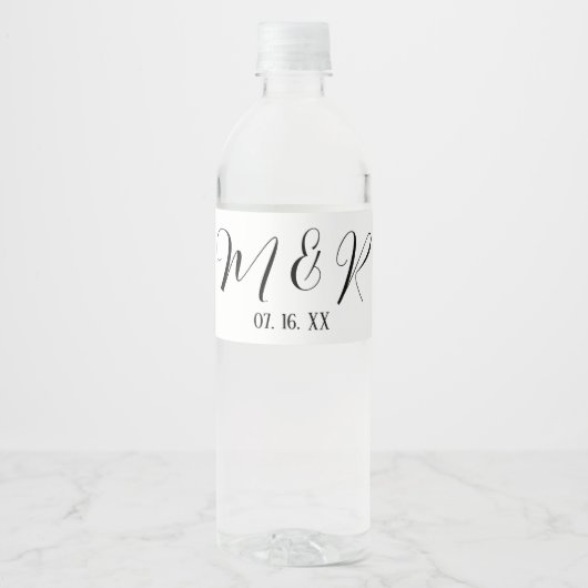 Étiquette Pour Bouteilles D'eau Mariage de monogramme noir et blanc (Devant)