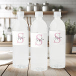 Étiquette Pour Bouteilles D'eau Nom personnalisé moderne Monogramme rose<br><div class="desc">Nom personnalisé moderne Monogramme rose</div>