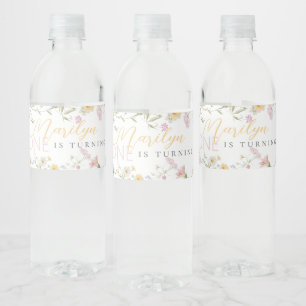 Étiquette Pour Bouteilles D'eau Petite fille Fleur sauvage qui devient un annivers