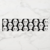 Étiquette Pour Bouteilles D'eau Scary Scull Black & White Pattern (Étiquettes simples)
