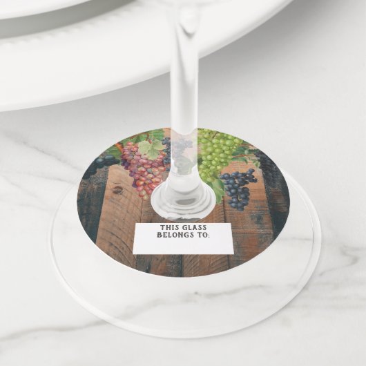 Étiquette Pour Verre De Vin Bois et raisins rustiques (De près)