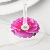 Étiquette Pour Verre De Vin Rose délicate. (De près)