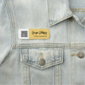 Étiquette QR Code en écriture brosse jaune et blan (En situation)