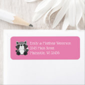 Étiquette Raccoon Baby shower rose (En situation)