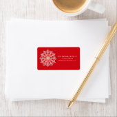 Étiquette Red and White Snowflake Christmas Adresse de retou (En situation)