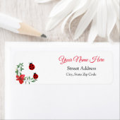 Étiquette Red & black cute Ladybugs | fleurs d'aquarelle (En situation)