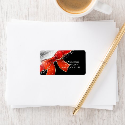 Étiquette Red Bow lance Chic Black Christmas Invitations (En situation)